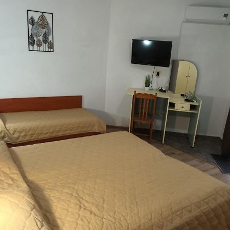 Guest House Alkor Obzor Exterior photo